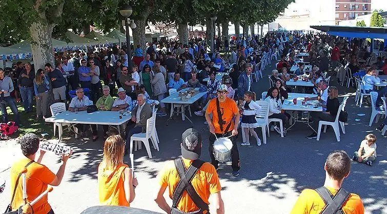 Lo Vermutet en els jardins de la Casa Canal