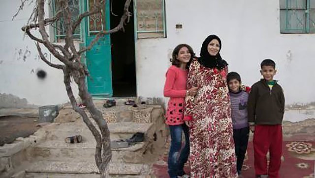 Família siriana en un camp de refugiats, Wikimedia