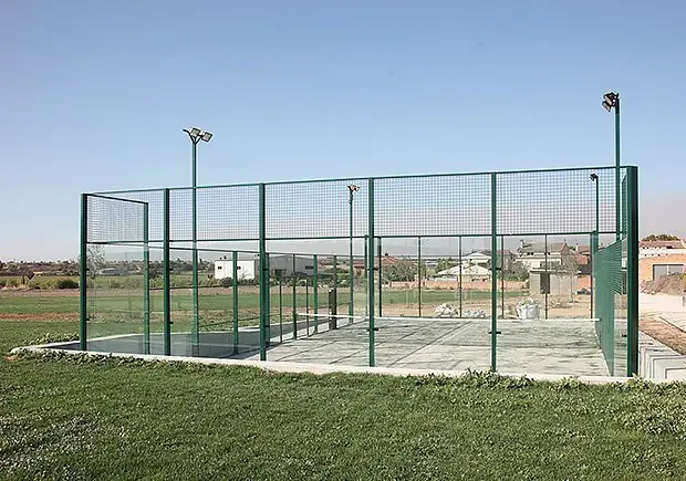 Pista Pàdel Castellnou de Seana que es troba en la nova zona d&#39;esbarjo