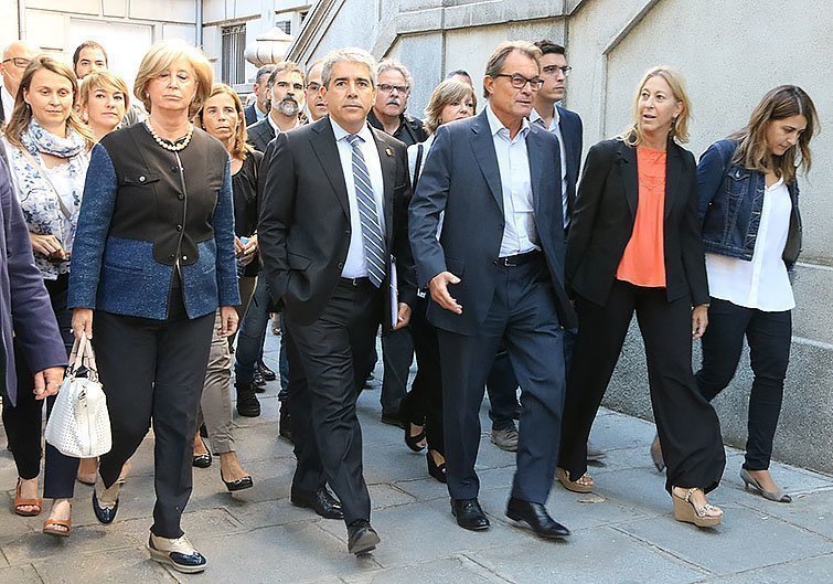 La comitiva acompanya Francesc Homs al Tribunal Suprem. 19/09/2016 (horitzontal)