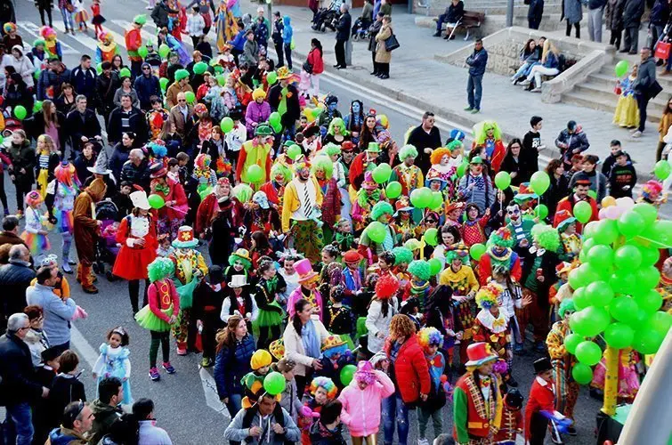 L'escola Ignasi Peraire posa bon humor a la rua de carlaval