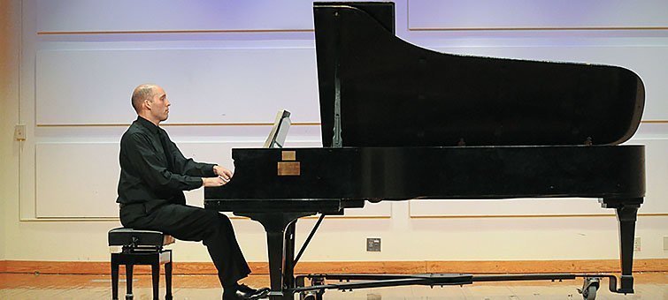 El pianista nord-americà Matthew Odell actua a Mollerussa