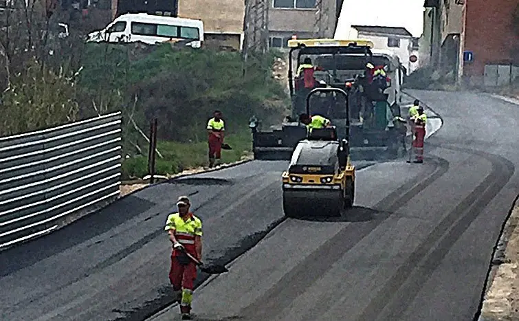 Reparació del paviment a diferents carrers de les Borges.