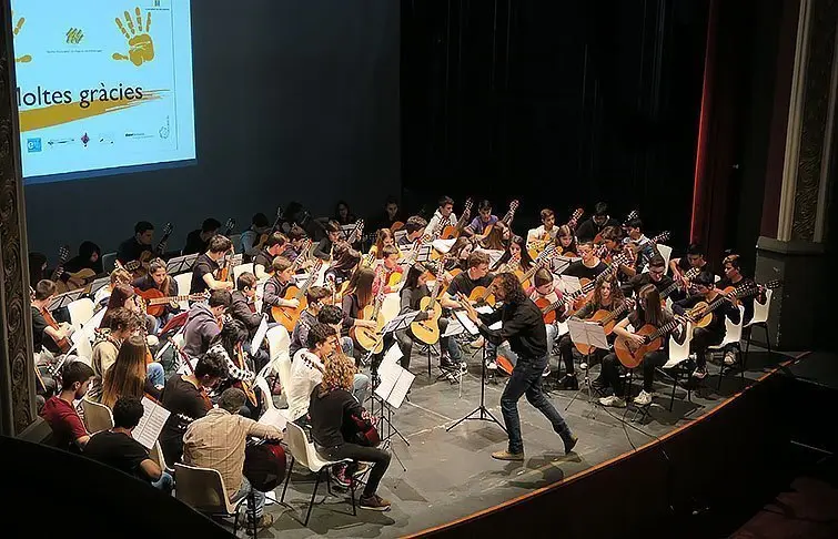 TROBADA GUITARRISTES interior