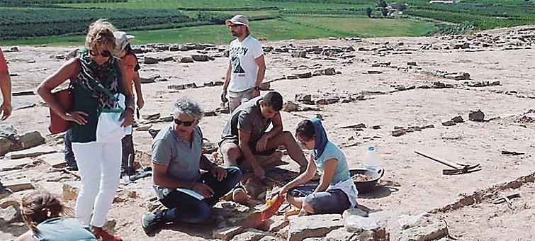 Treballs d'excabació en el poblat ibèric del Gebut, a Soses