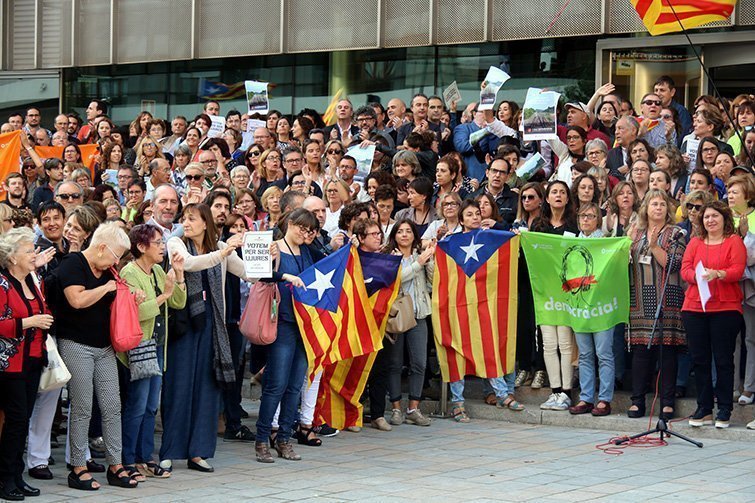 Mobilitzacions davant de les conselleries intervingudes a Barcelona