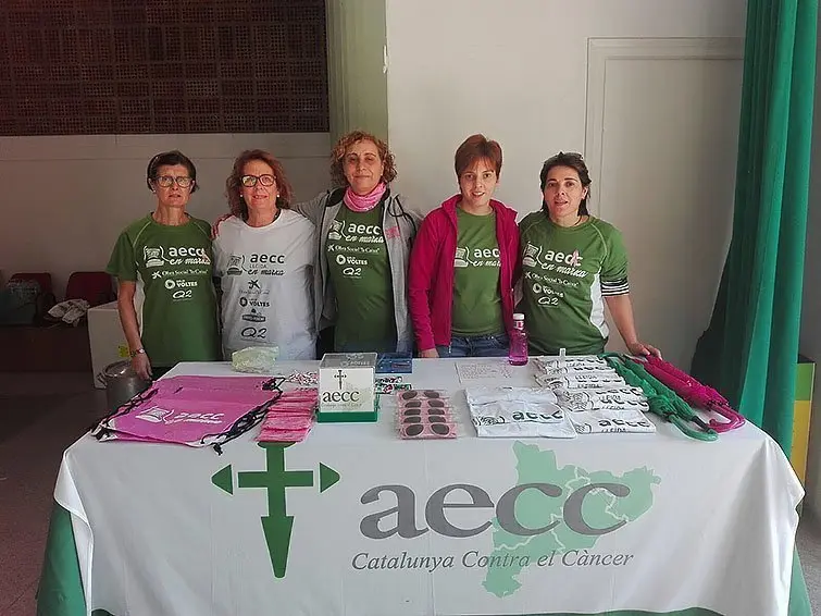 Caminada i xocolatada solidària de Les Àguedes i l'AECC de Torrelameu interior