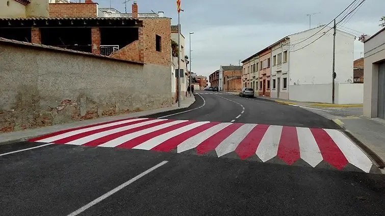 Imatge d'un dels passos de vianants del Palau d'Anglesola interior