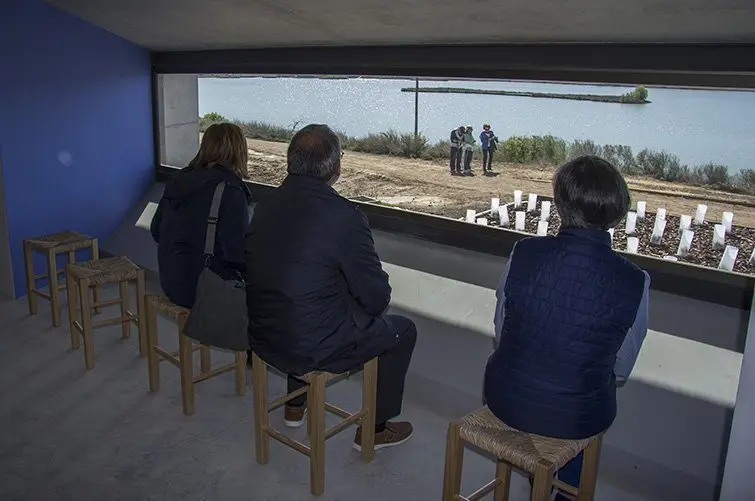 Imatge del mirador en l'edifici de Cal Sinén a l'Estany d'Ivars i Vila-sana