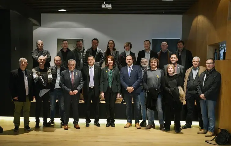 Participants al Dia de la Comarca de la 55a Fira de l'Oli i les Garrigues que ha encapçalat l'alcaldessa de Girona