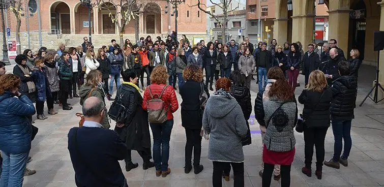 La plaça de l'Ajuntament de Mollerusa durant l'acció reivindicativa d'aquest matí