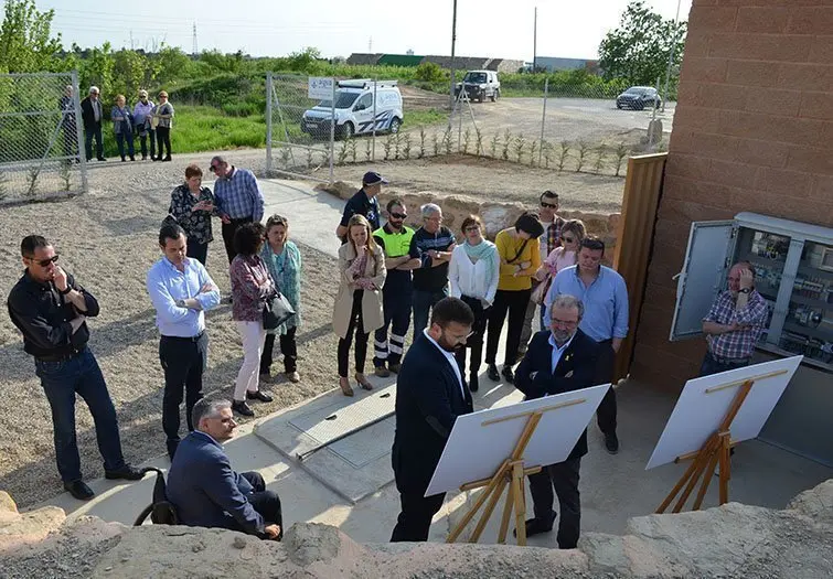 Els tècnics expliquen el funcionament del tanc de tempesta de Torrefarrera