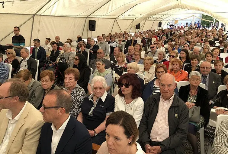 La carpa que s'instal·la davant de la capella de la Mare de Déu de la Cabeza a la Casa Vella de Vila-sana