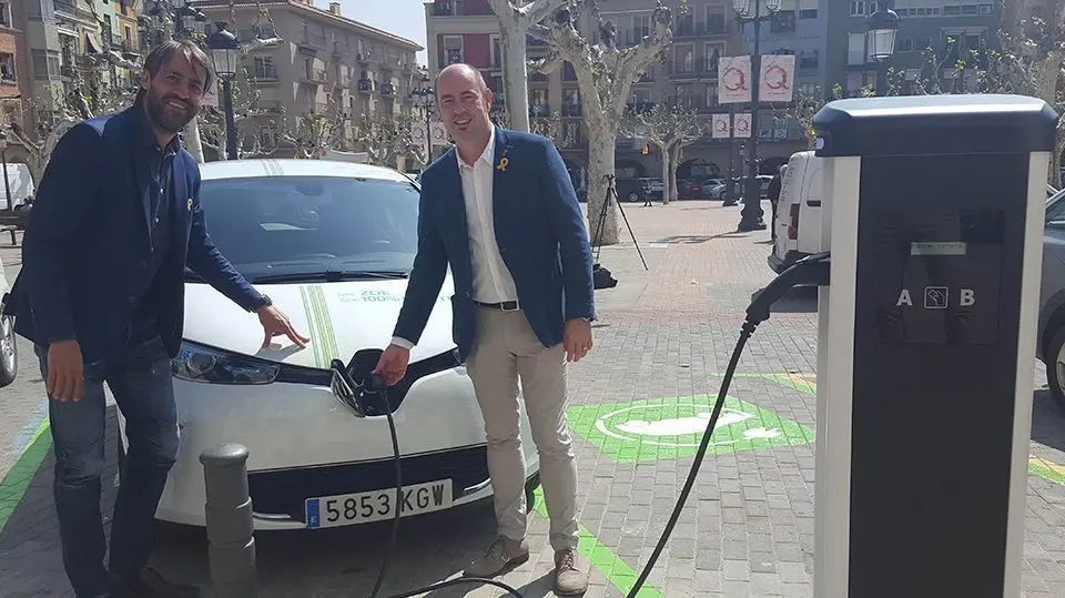 Presentació del nou punt de càrrega de vehicles elèctrics de Balaguer