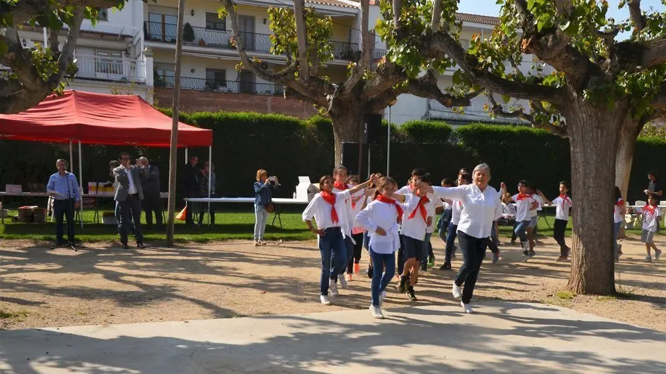 Imatge de la Trobada Sardanista al Parc Municipal de Mollerussa