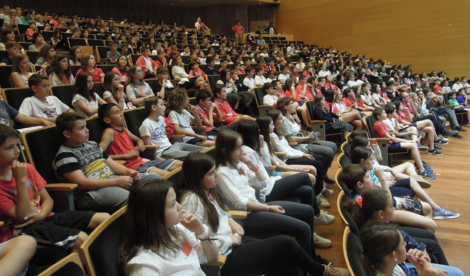 Participants en la passada edició del Congrés Anna Gené, Fem Ciència a l'Escola Interior
