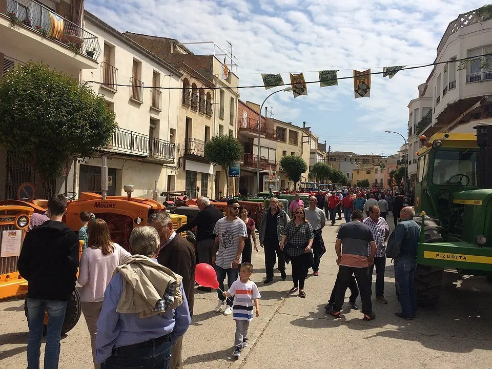 Mostra de tractors clàssics i històrics en la Fira de la Camamilla de Linyola ©Imatge d'arxiu