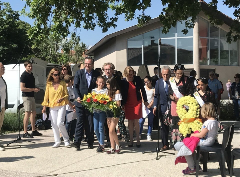 Els alcaldes de Toluges i les Borges, Jean Roque i Enric Mir, fan l'ofrena floral en l'acte commemoratiu de les Festes de Pau i Treva