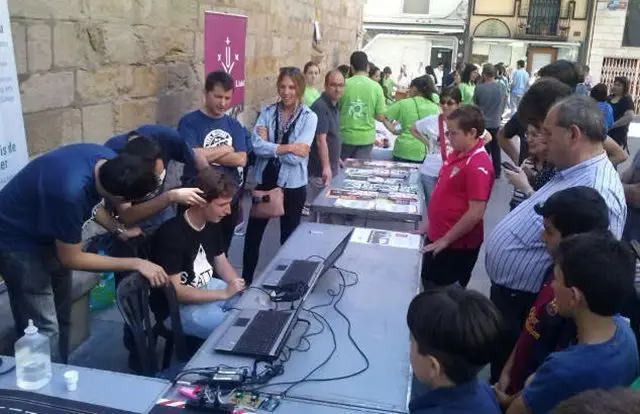 Edicions anteriors del Dia de la Ciència al Carrer impulsat des de l'UdL interior