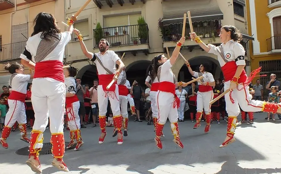 Una de les colles participants de la Va edició de la trobada bastonera de Balaguer