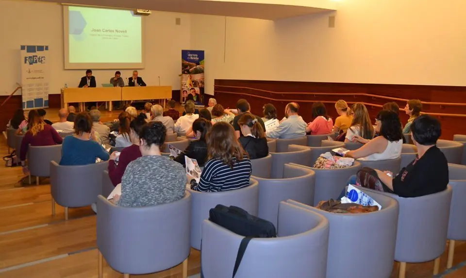 Els professionals de l’àmbit de l’atenció a les persones que van participar en la presentació