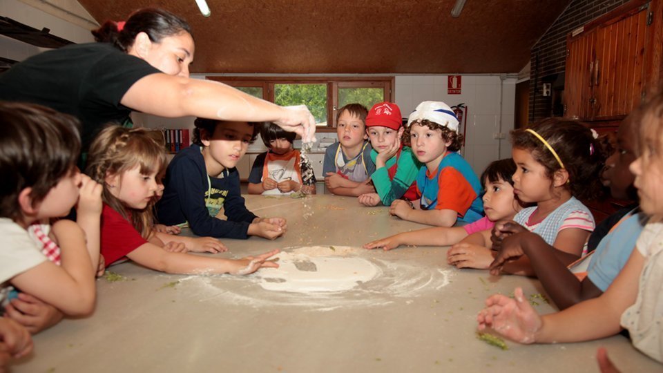 Els petits coneixen els orígens de la farina per preparar el pa
