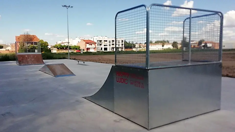 Imatge dels equipaments en la nova zona Skate del Palau d'Anglesola interior