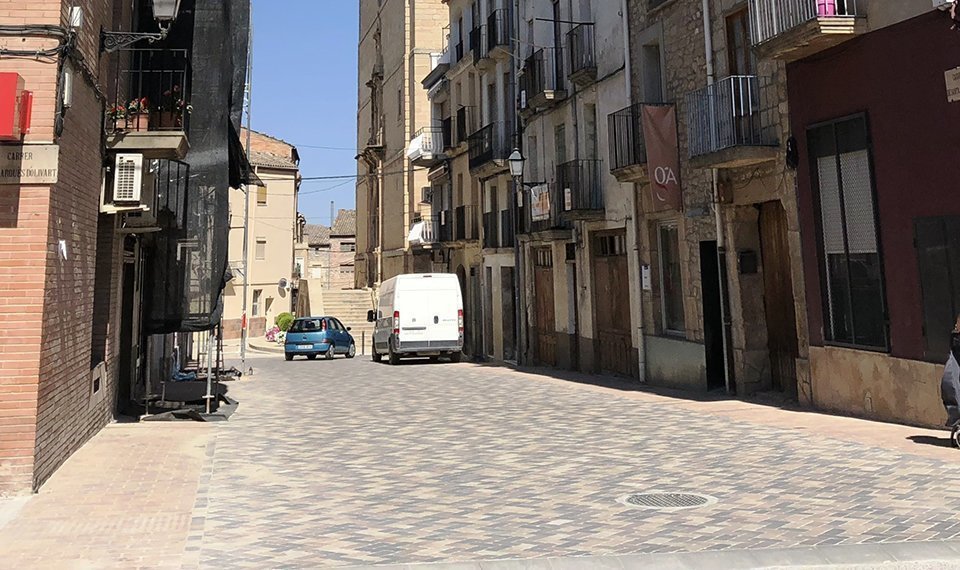 El carrer Santa Vedruna de les Borges amb els treballs d'arranjament finalitzats2
