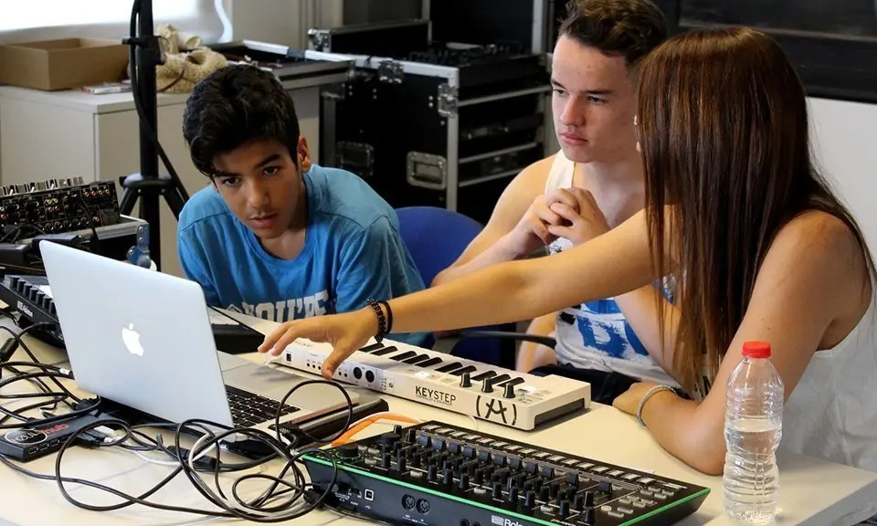 Taller de producció musical amb DJ Nolah a Tàrrega 2