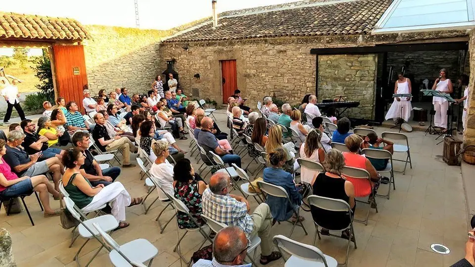 El grup vocal Mezzos, banda sonora d'una posta de sol a la casa rural de La Torre del Codina del Talladell