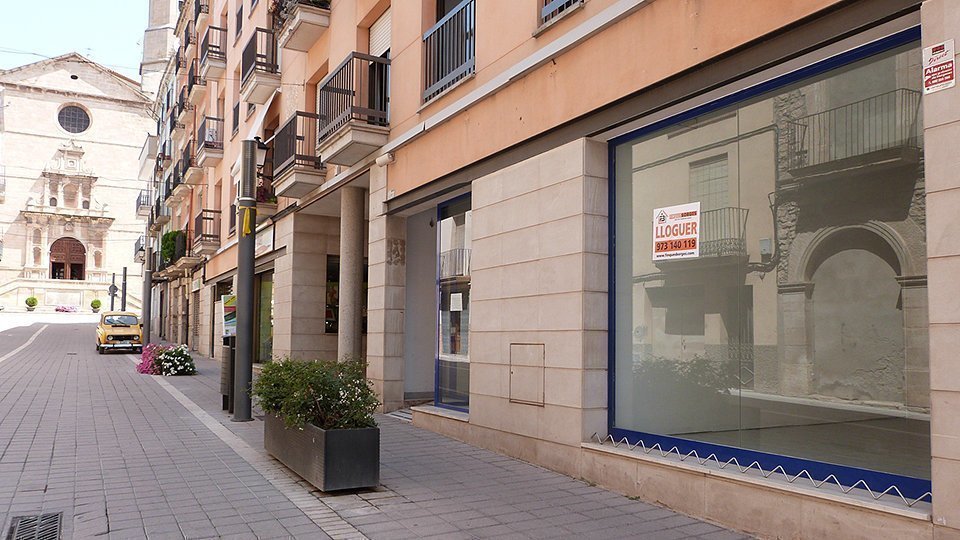 Local en lloguer situat al carrer Nou de les Borges Blanques