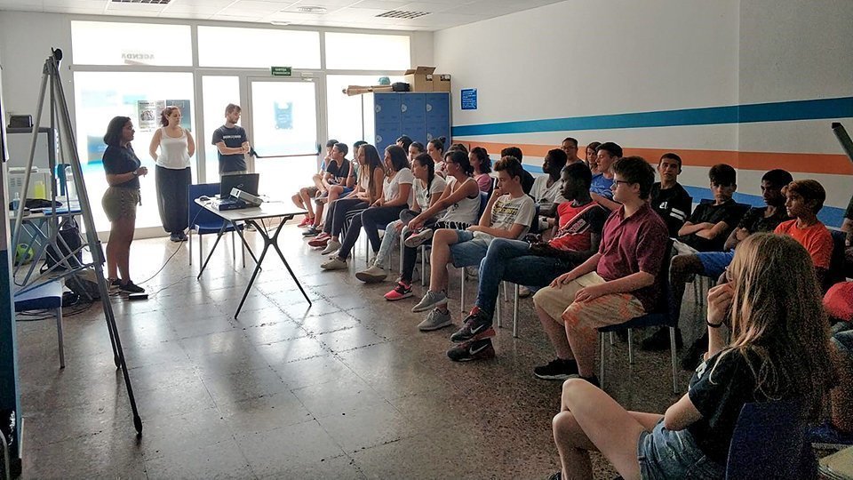 Participants en el curs a les instal·lacions del Centre Obert La Banqueta de Mollerussa