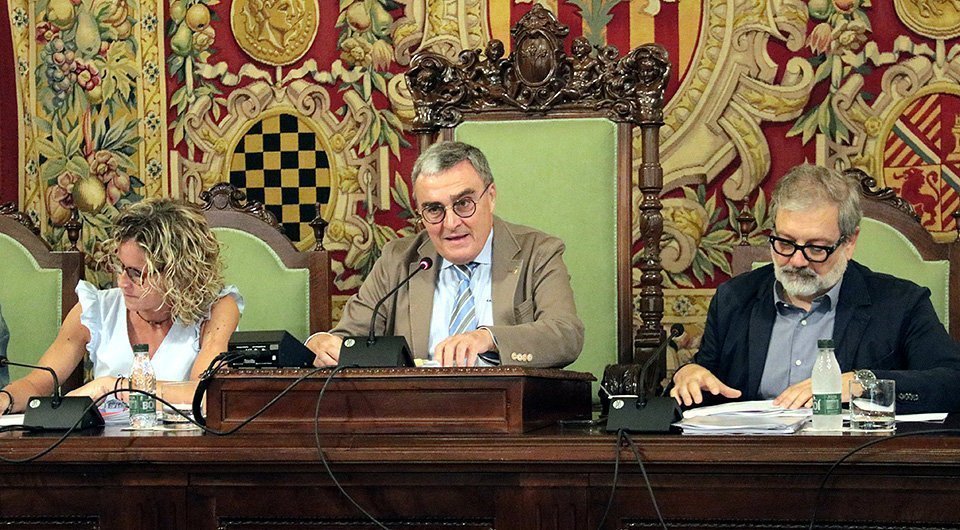 L'alcalde de Lleida Àngel Ros presidint una sessió plenària