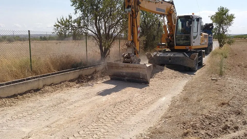 Treballs de manteniment del Camí dels Terrers, al terme de Tàrrega