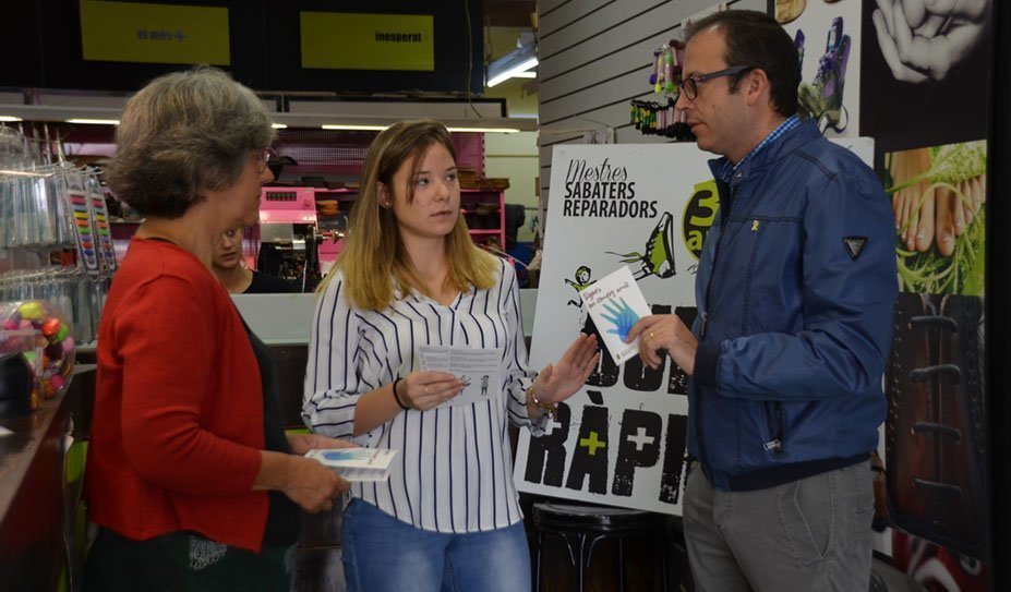 L'alcalde de Mollerussa, Marc Solsona visita els comerços per presentar la campanya 1