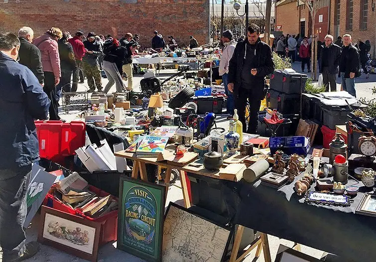 El mercat d'antiquaris, brocanters i col·leccionistes de les Borges Blanques 1