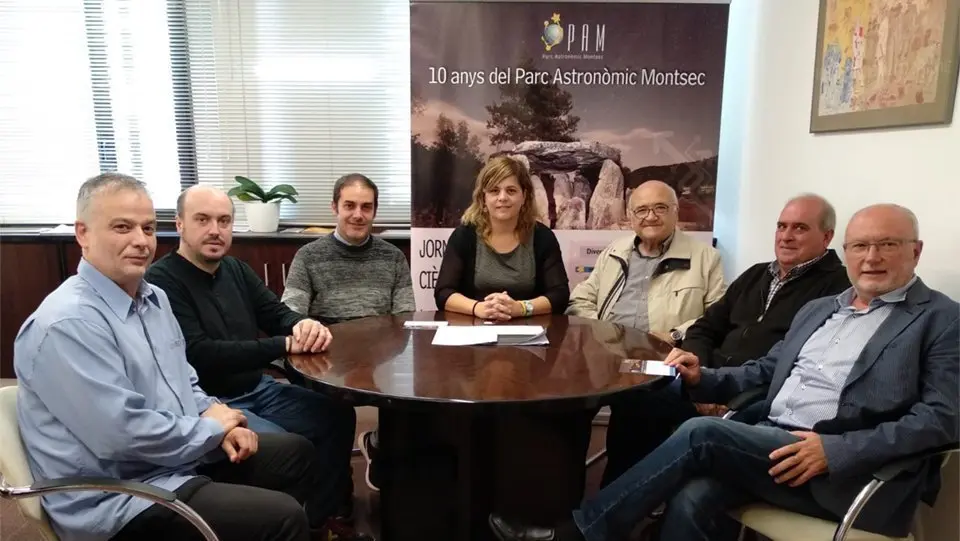 Representants de la Cooperativa d'Artesa de Segre i el Consell Comarcal de la Noguera