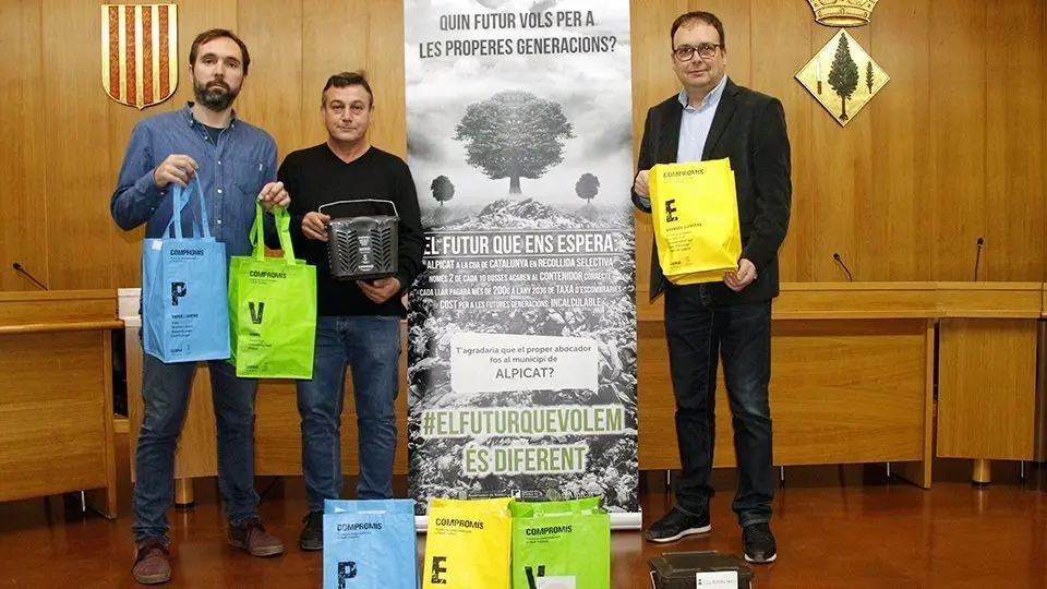 Fotografia de l'acte de presentació de la campanya de reciclatge d'Alpicat