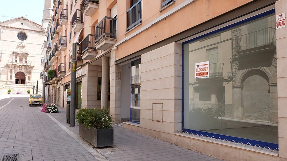 Local en lloguer situat al carrer Nou de les Borges Blanques