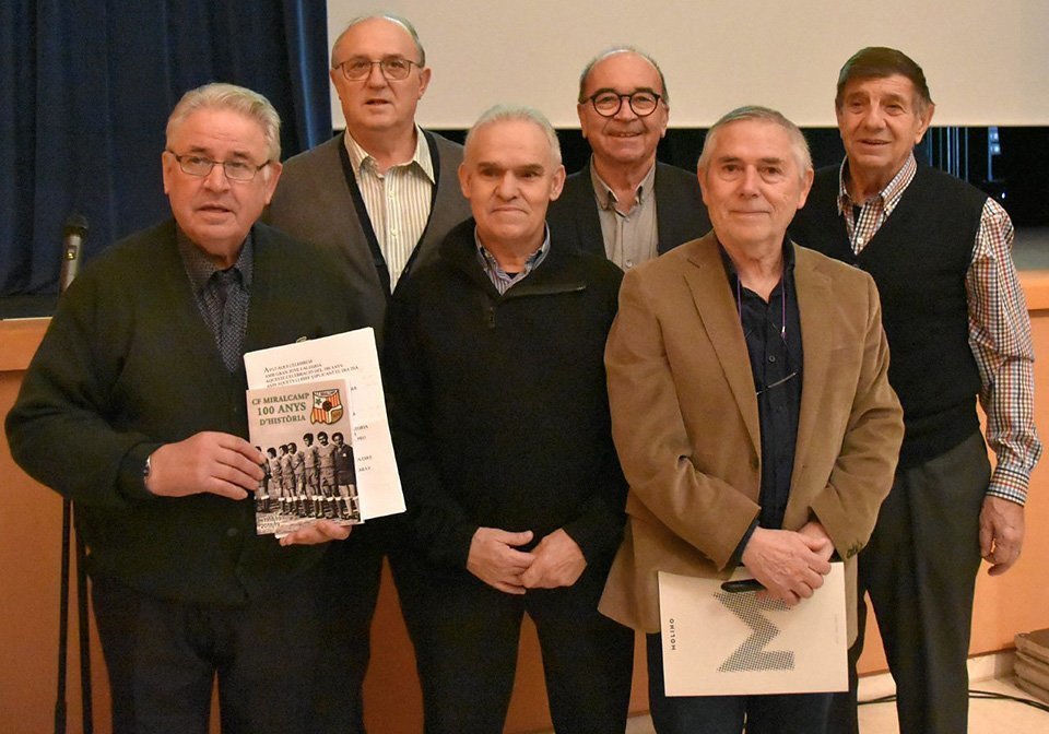 Els autors del llibre Club Futbol Miralcamp, 100 anys d'història