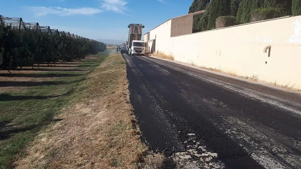 Obres pavimentacio cami a Golmés