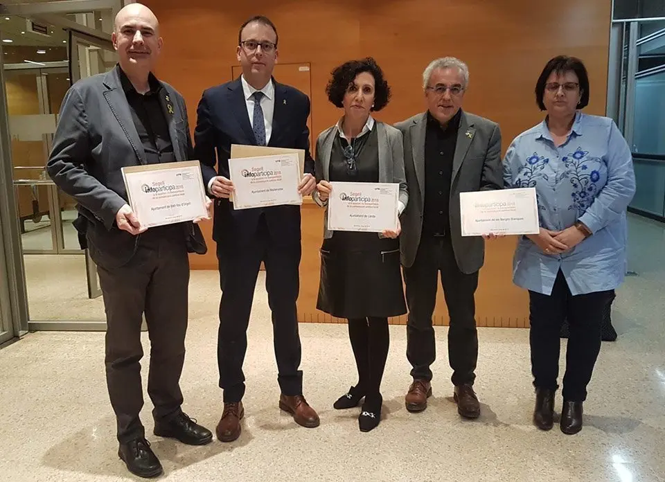 Carles Palau, Marc Solsona, Enric Mir, recullen la certificació de transparència 1