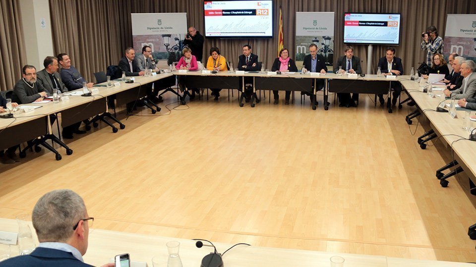 La reunió de la Plataforma per a la millora de la línia Barcelona-Manresa-Lleida