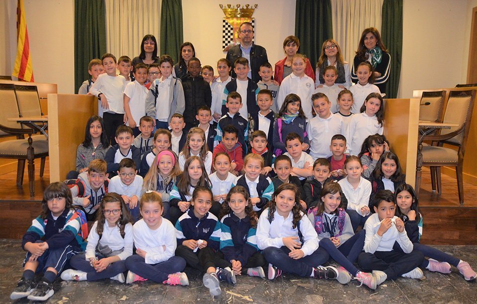 Alumnes de l'escola Pompeu Fabra visiten l'Ajuntament de Mollerussa