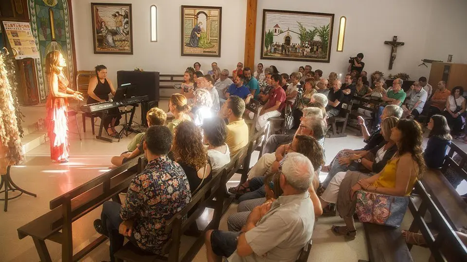 Concert del duet femení Cindy Izzillo i Ira Prat  a l'ermita de Montalbà, en el Festival Tastasons 1