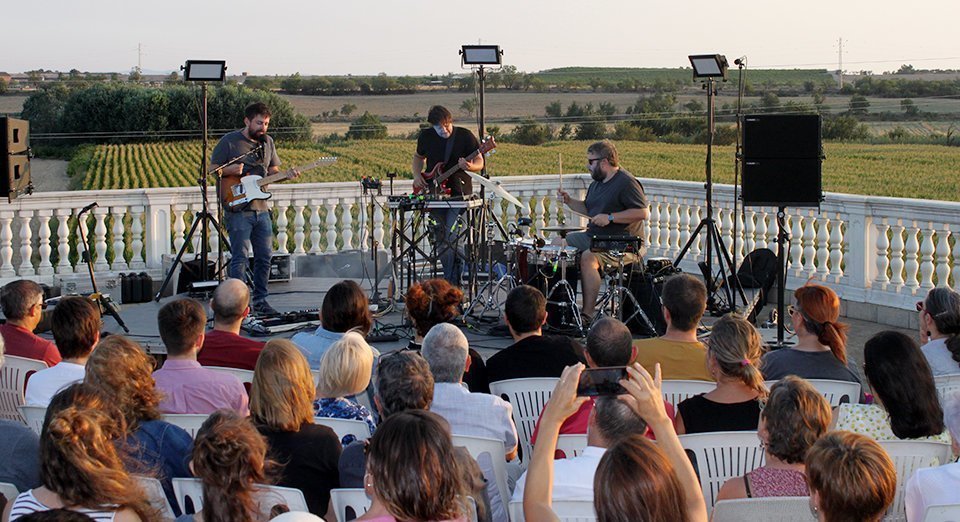 Concert de Pau Vallvé al terrat de Cal Trepat