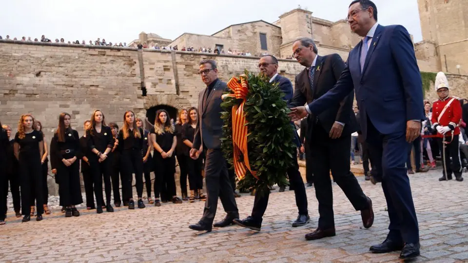 Ofrena floral per la Diada a la Seu Vella de Lleida