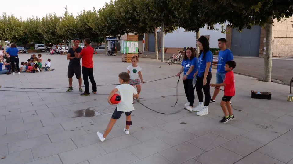 Infants i joves participen en les activitats del Poal Solidari