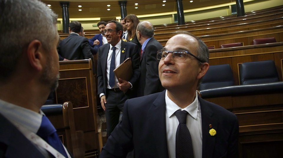 Els diputats de JxCat Jordi Turull i Josep Rull, sortint de l'hemicicle del Congrés després de la sessió de constitució del 21 de maig del 2019. (Horitzontal)