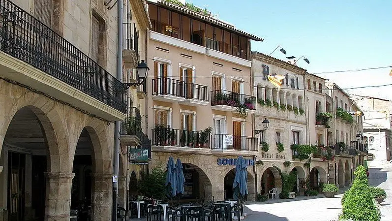 Plaça Major Borges Blanques - wikipedia commons